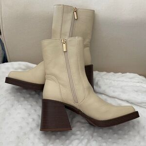 HOT RN 🔥NASTY GAL ARIANA CREAM PLATFORM BOOTS SIZE 6 NWOT